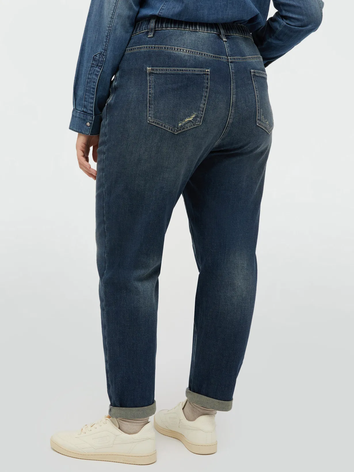 Fiorella Rubino Jeans|Jeans Barrel Con Strappi E Patch