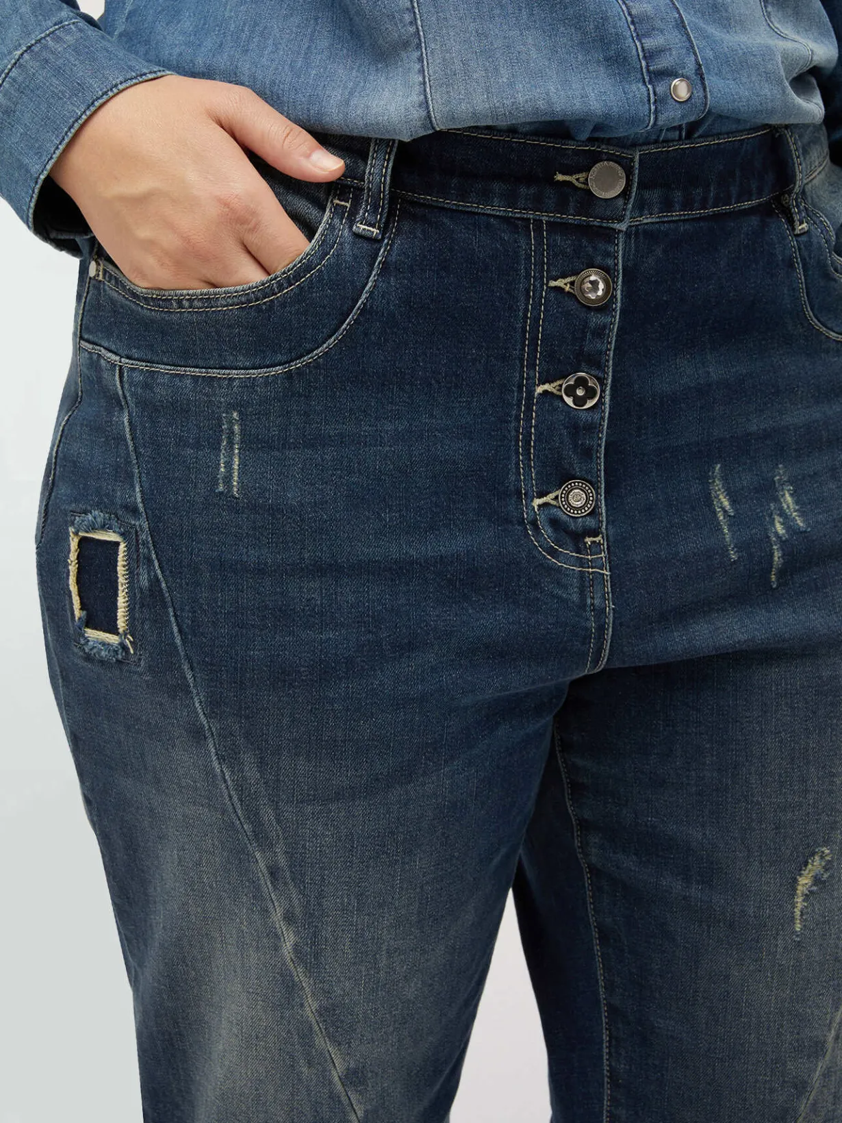 Fiorella Rubino Jeans|Jeans Barrel Con Strappi E Patch