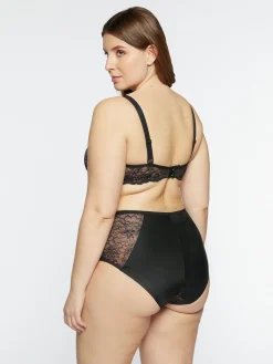 Fiorella Rubino Intimo|Slip Modellante Triumph Effetto Pizzo